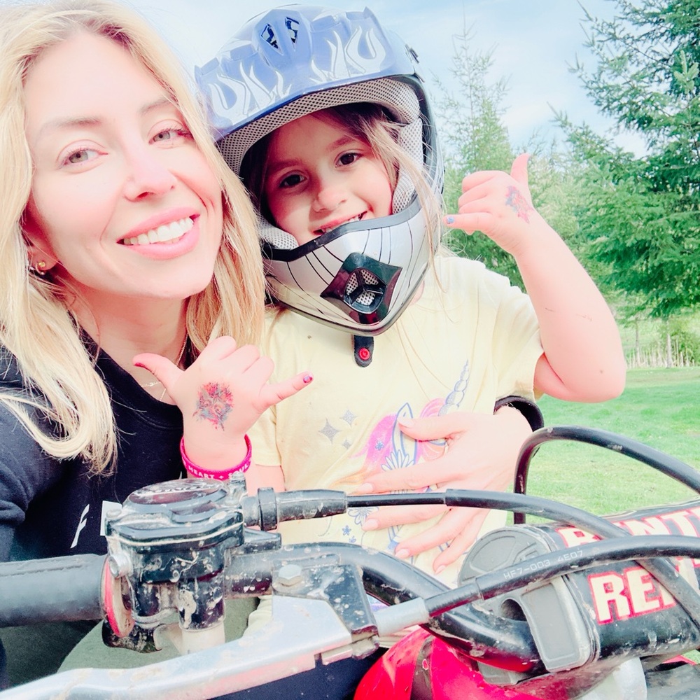 Heidi ♥️ 
 yellow gold emerald tennis bracelet .